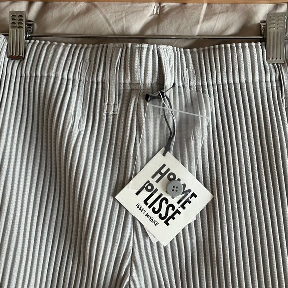 HOMME PLISSÉ ISSEY MIYAKE Gray Basics Trousers Size 1 - Picture 7 of 9